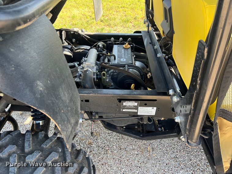 image for item LU9836 2015 John Deere Gator 825E utility vehicle