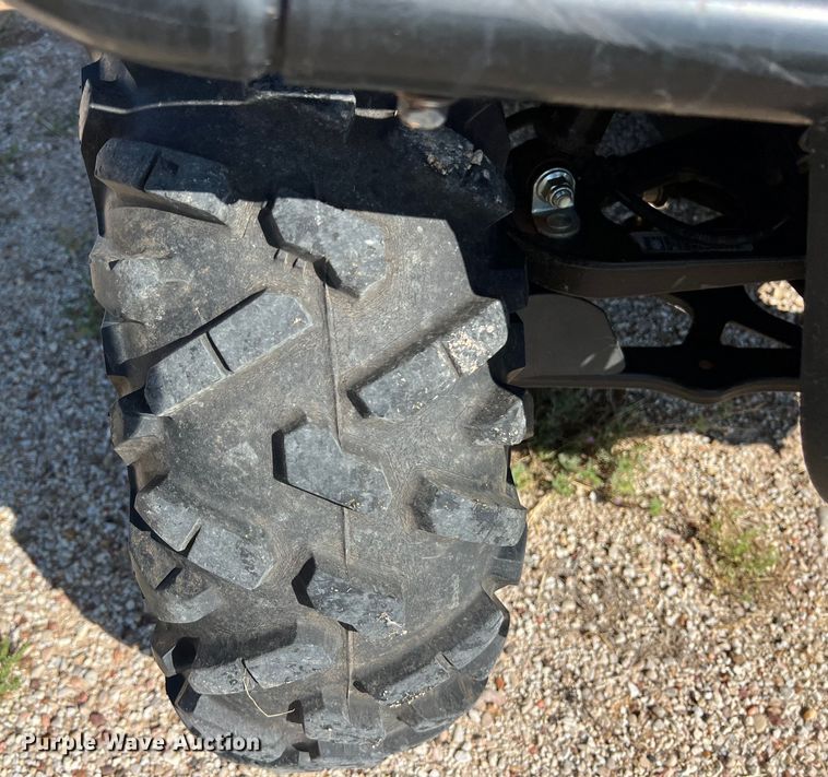 image for item LU9836 2015 John Deere Gator 825E utility vehicle