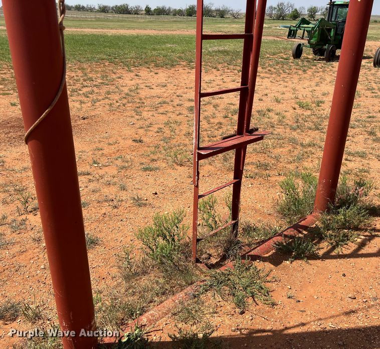 image for item LU9838 Feed storage bin