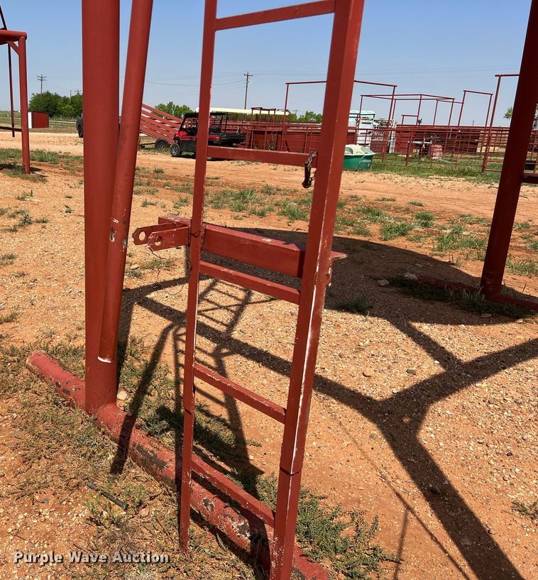 image for item LU9839 Feed storage bin