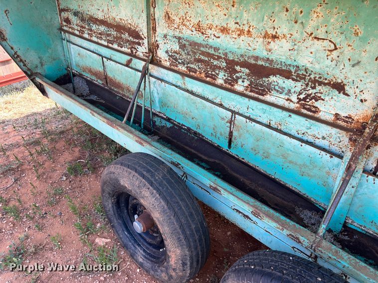 image for item LU9840 Creep feeder