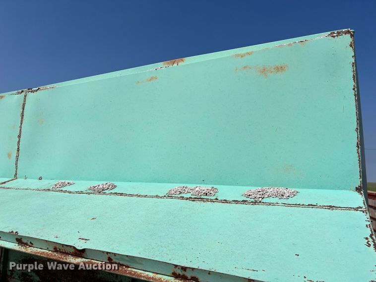 image for item LU9840 Creep feeder