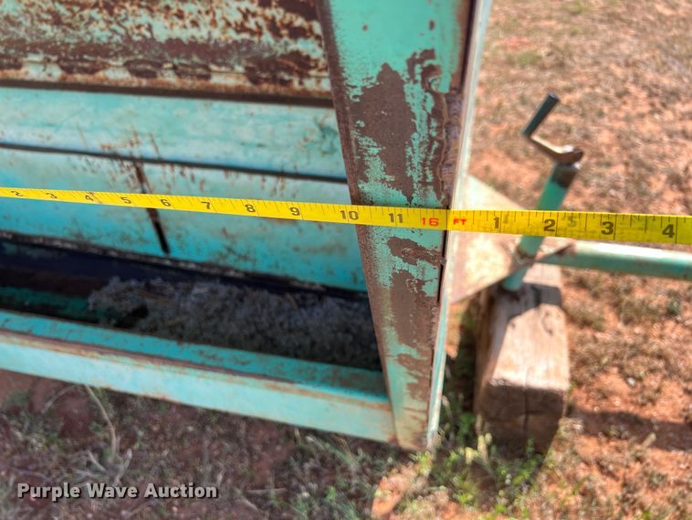 image for item LU9840 Creep feeder