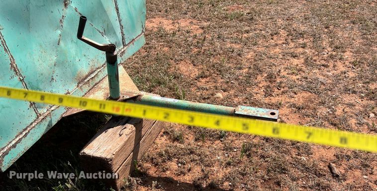 image for item LU9840 Creep feeder