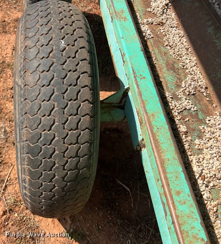 image for item LU9840 Creep feeder