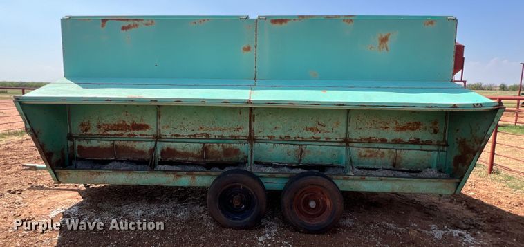 image for item LU9841 Creep feeder