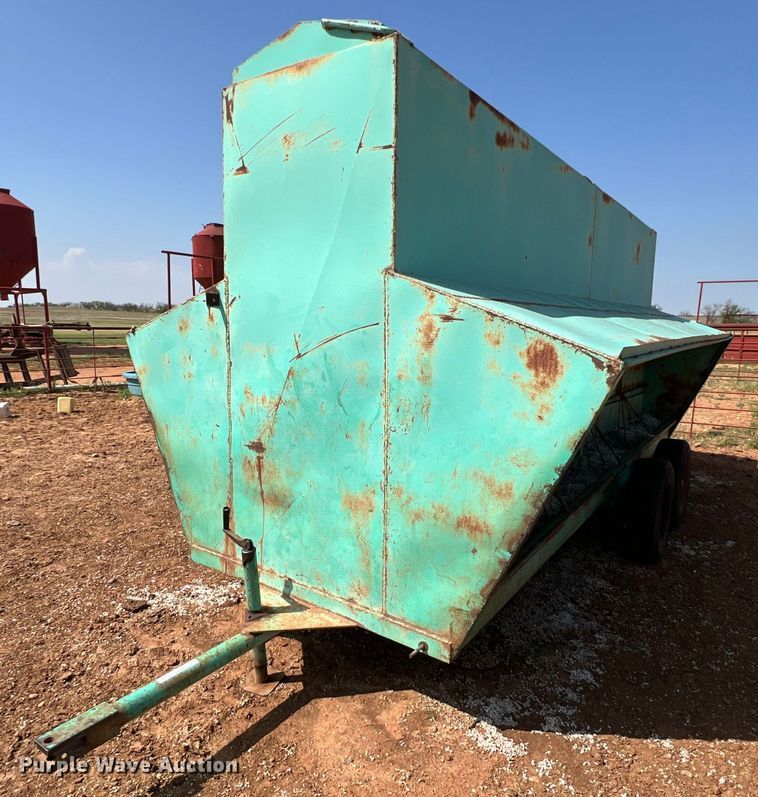 image for item LU9841 Creep feeder