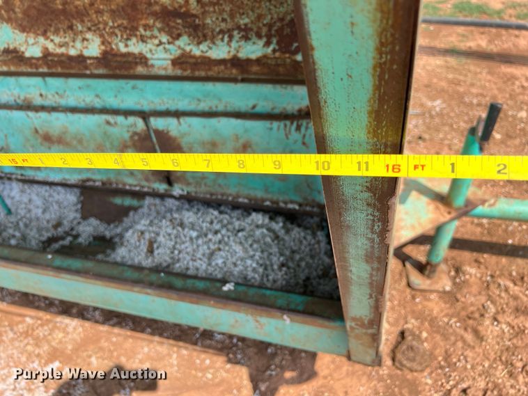 image for item LU9841 Creep feeder