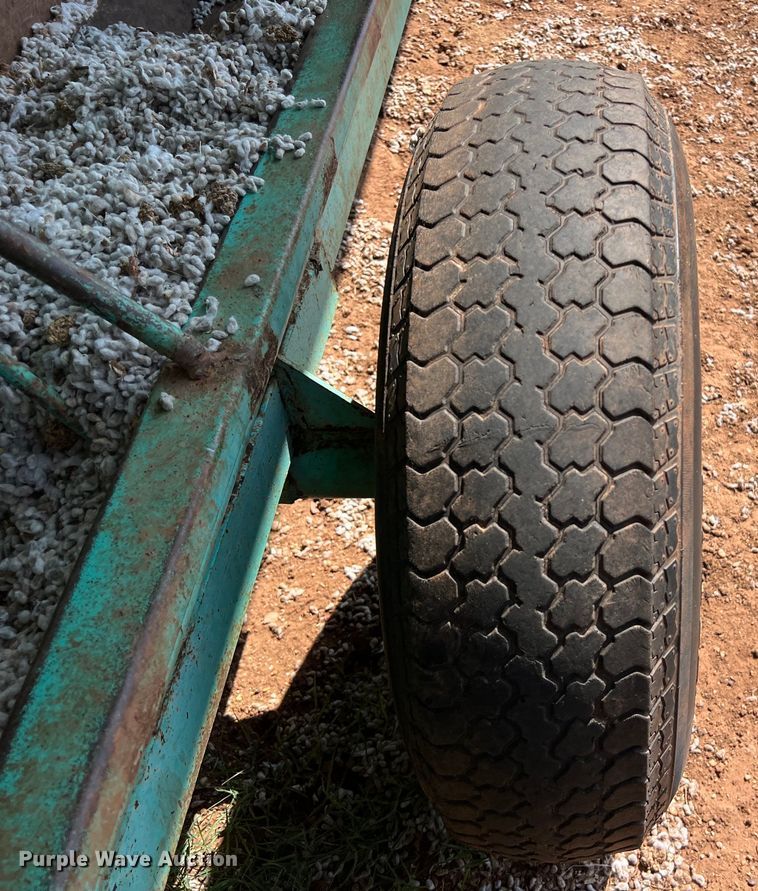 image for item LU9841 Creep feeder