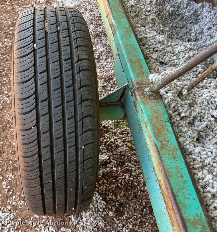 image for item LU9841 Creep feeder