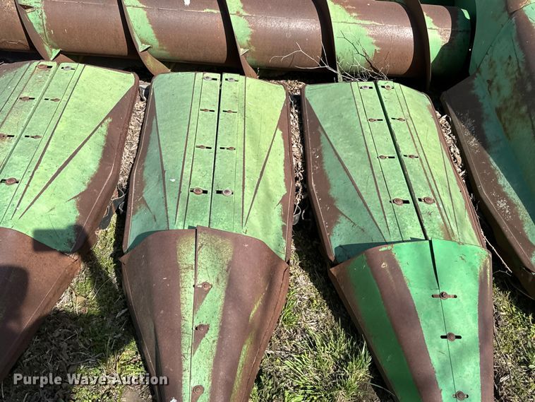 image for item ND9190 John Deere 653A all-crop head