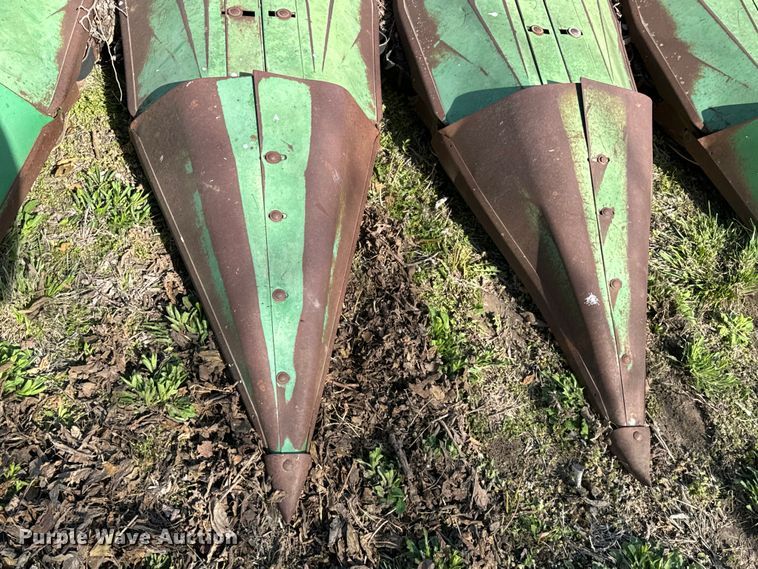 image for item ND9190 John Deere 653A all-crop head