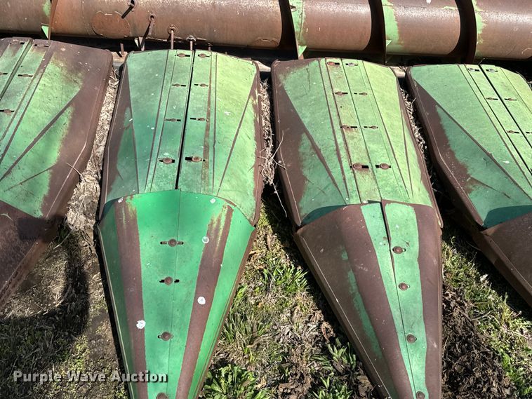 image for item ND9190 John Deere 653A all-crop head