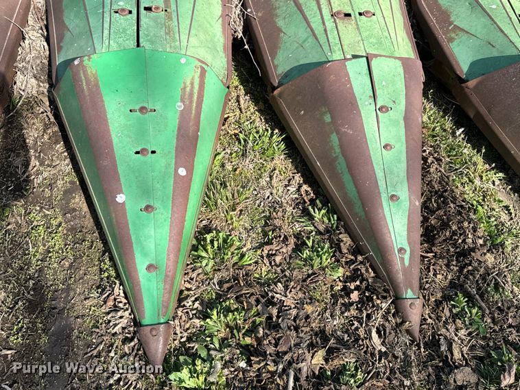 image for item ND9190 John Deere 653A all-crop head