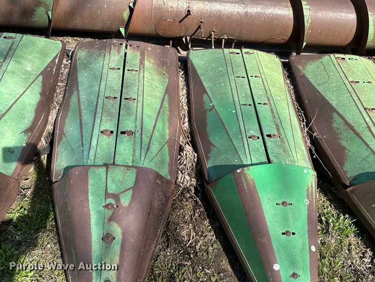 image for item ND9190 John Deere 653A all-crop head