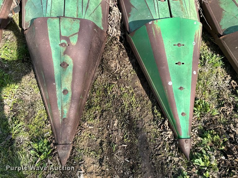 image for item ND9190 John Deere 653A all-crop head