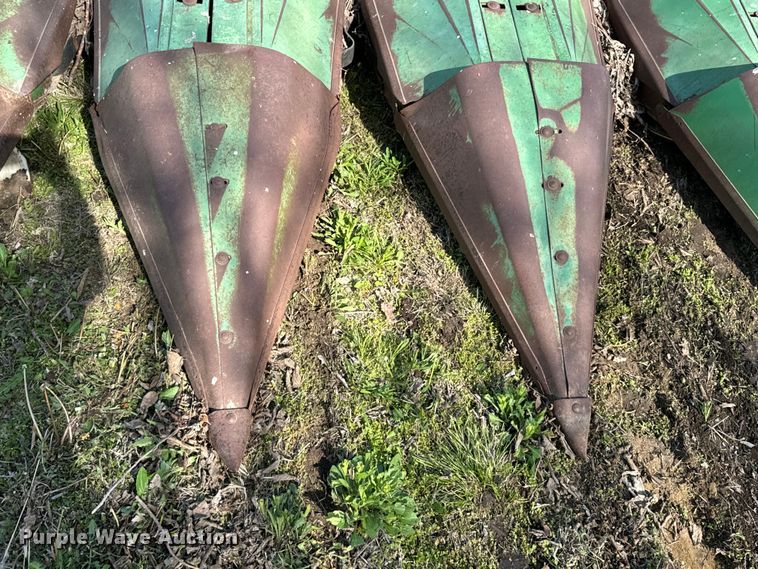 image for item ND9190 John Deere 653A all-crop head