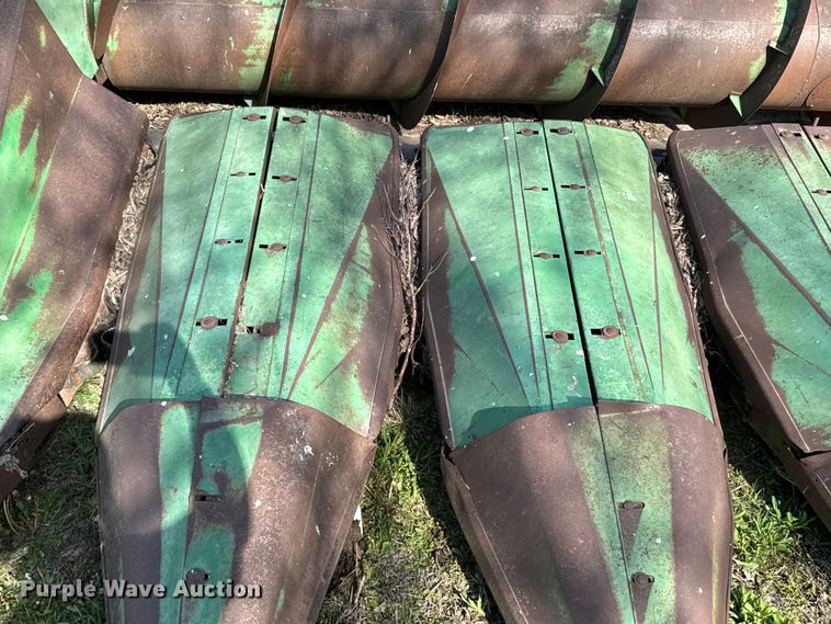 image for item ND9190 John Deere 653A all-crop head