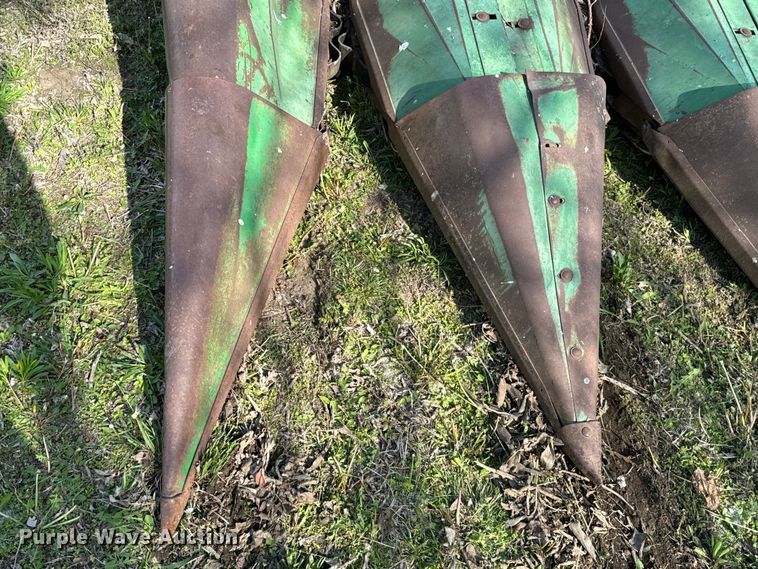 image for item ND9190 John Deere 653A all-crop head