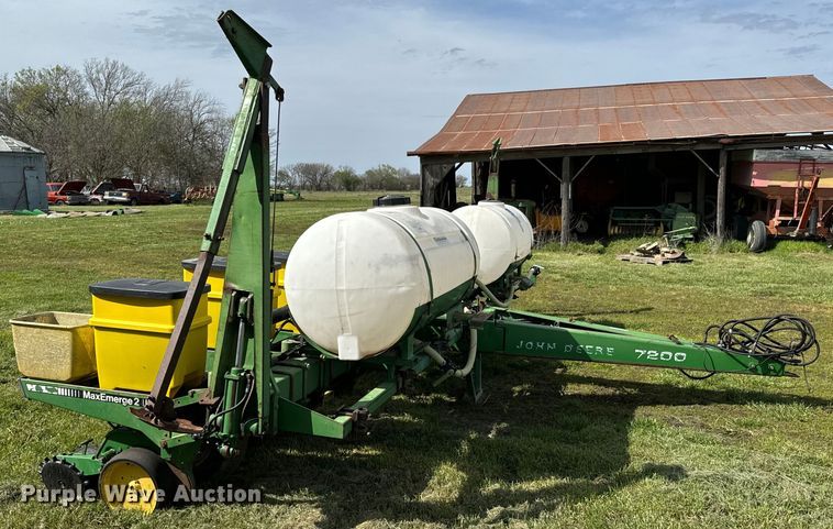 image for item ND9197 John Deere 7200 planter