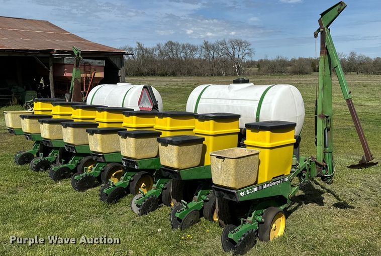 image for item ND9197 John Deere 7200 planter