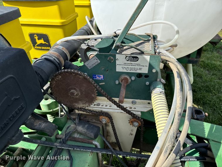 image for item ND9197 John Deere 7200 planter