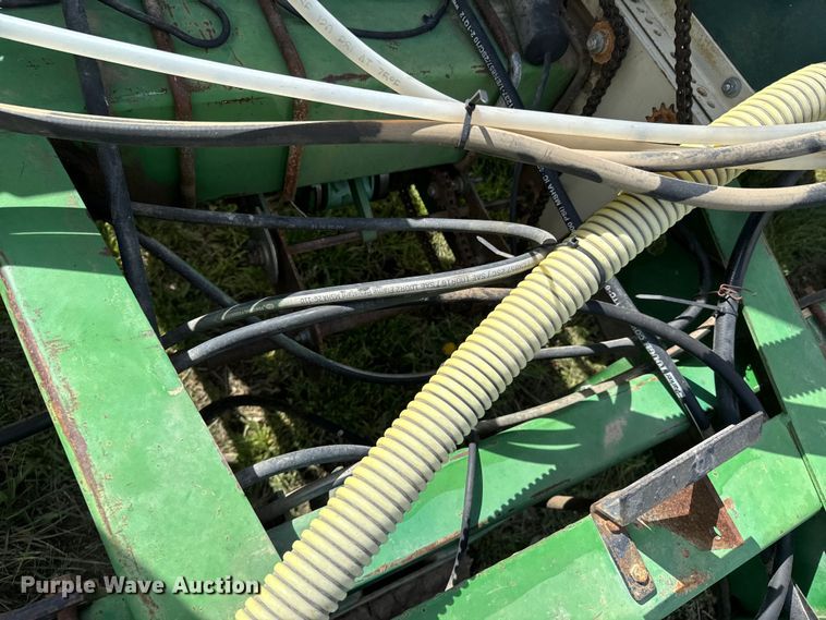 image for item ND9197 John Deere 7200 planter