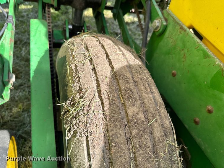 image for item ND9197 John Deere 7200 planter