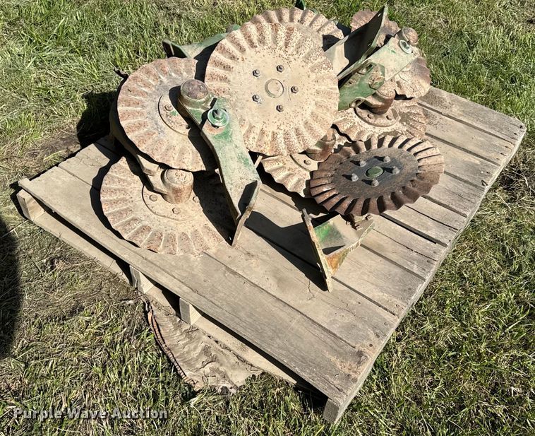 image for item ND9197 John Deere 7200 planter