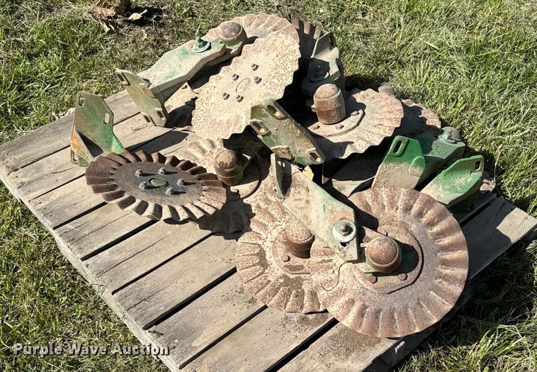 image for item ND9197 John Deere 7200 planter