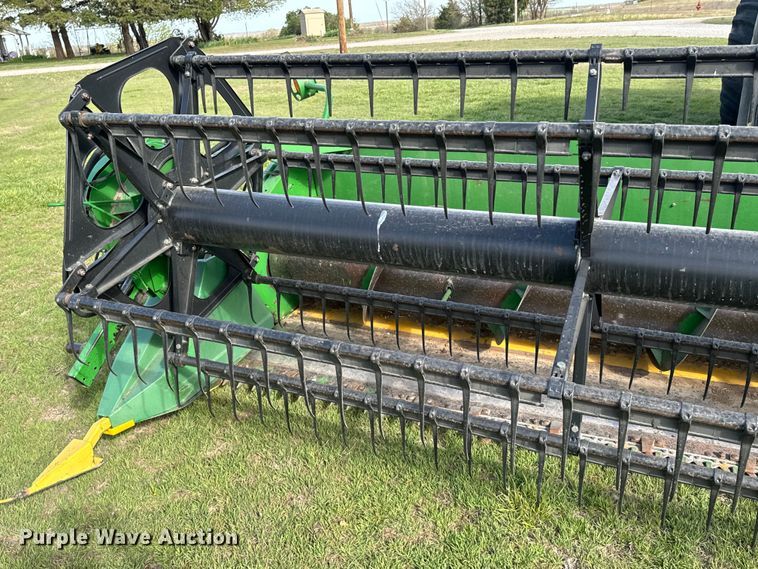 image for item ND9198 1998 John Deere 9610 RWA combine