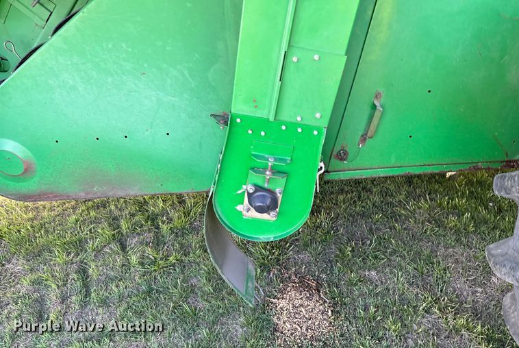 image for item ND9198 1998 John Deere 9610 RWA combine