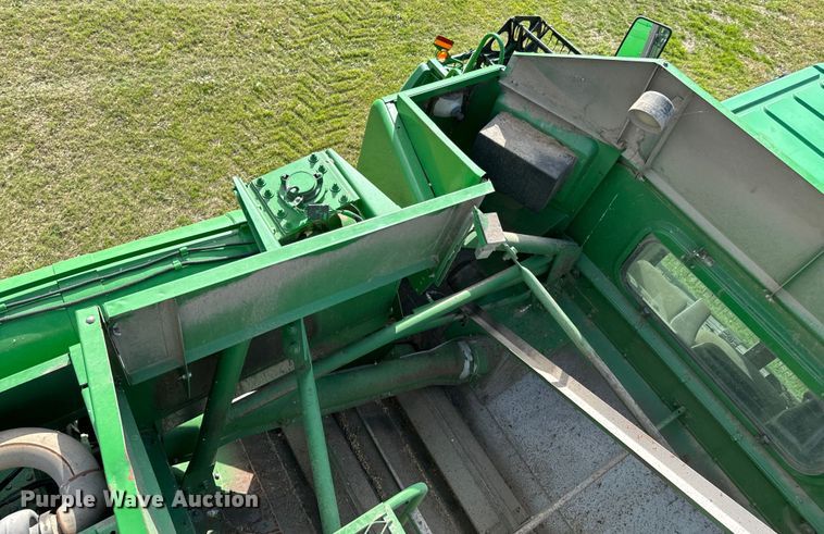 image for item ND9198 1998 John Deere 9610 RWA combine