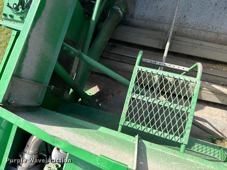 image for item ND9198 1998 John Deere 9610 RWA combine