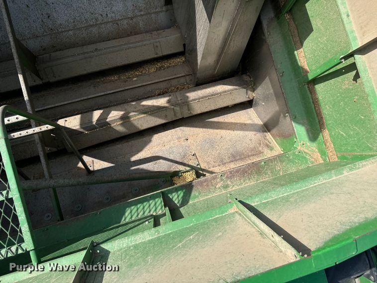 image for item ND9198 1998 John Deere 9610 RWA combine