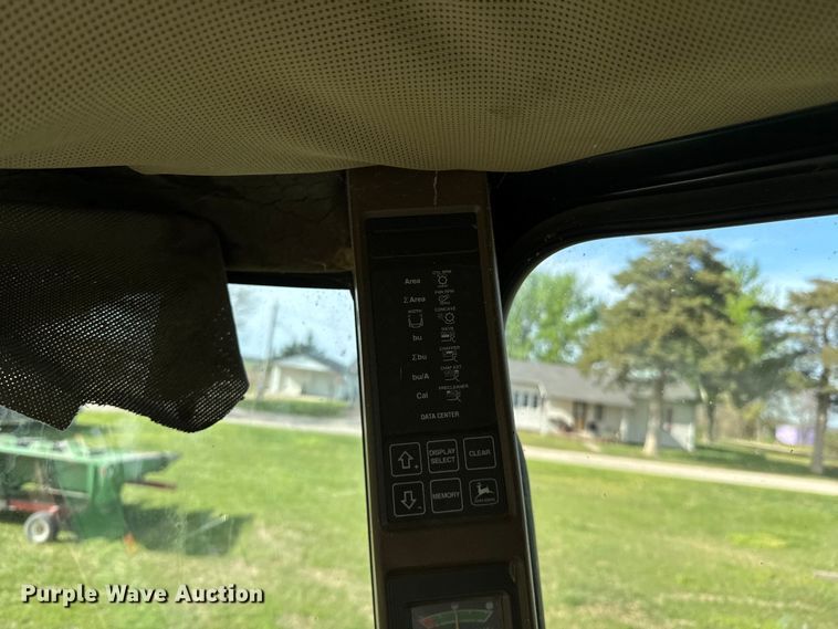 image for item ND9198 1998 John Deere 9610 RWA combine