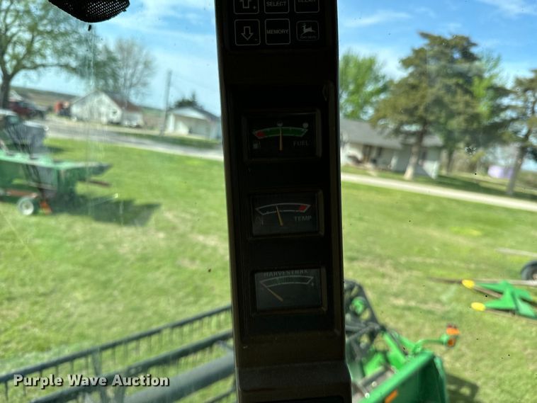 image for item ND9198 1998 John Deere 9610 RWA combine