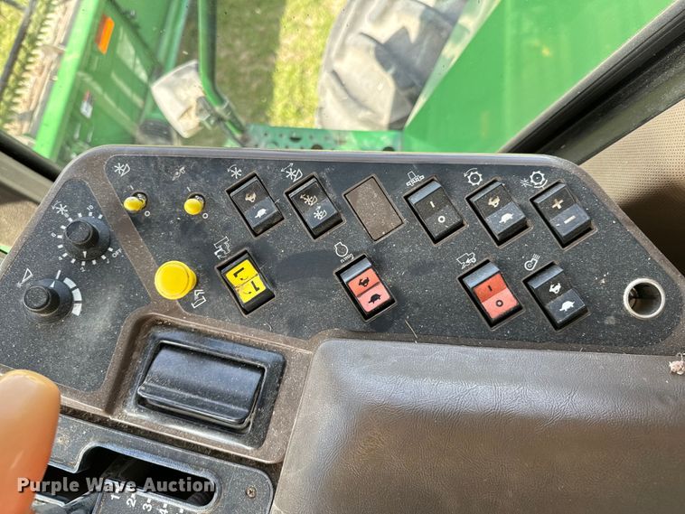 image for item ND9198 1998 John Deere 9610 RWA combine