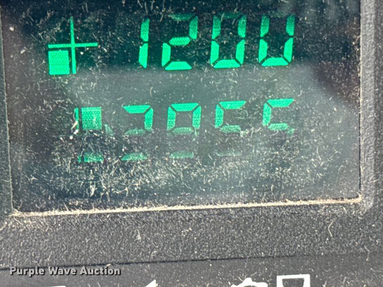 image for item ND9198 1998 John Deere 9610 RWA combine