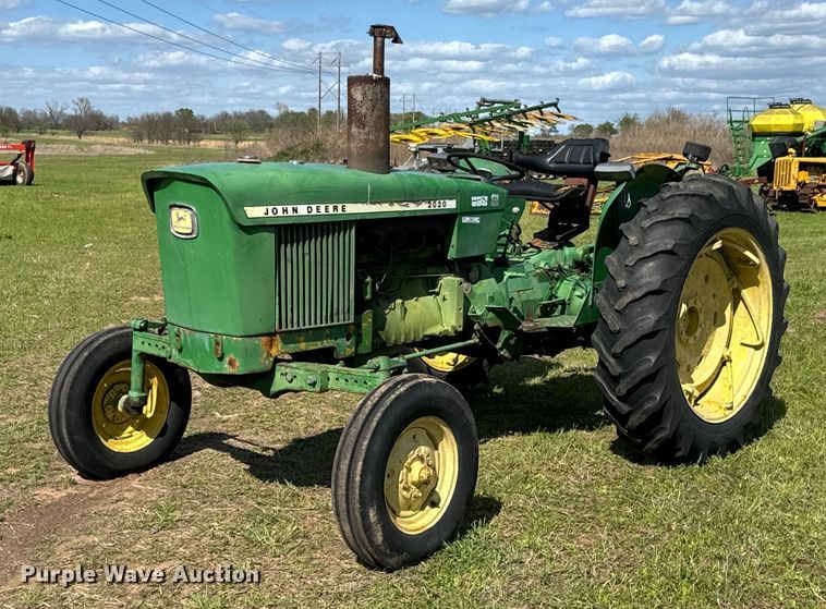 image for item ND9212 1969 John Deere  2020 tractor