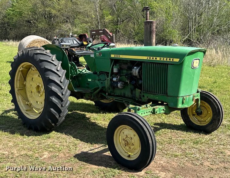 image for item ND9212 1969 John Deere  2020 tractor