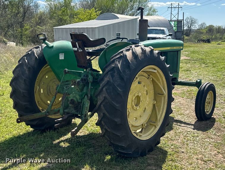image for item ND9212 1969 John Deere  2020 tractor