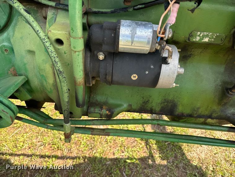 image for item ND9212 1969 John Deere  2020 tractor