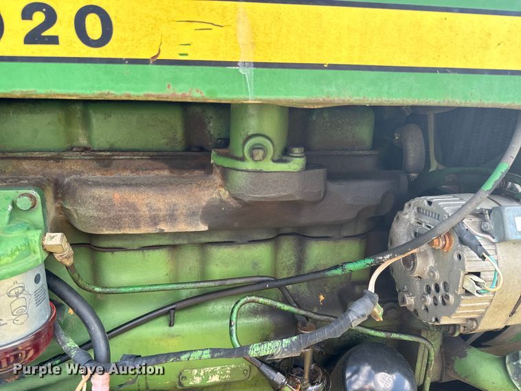 image for item ND9212 1969 John Deere  2020 tractor