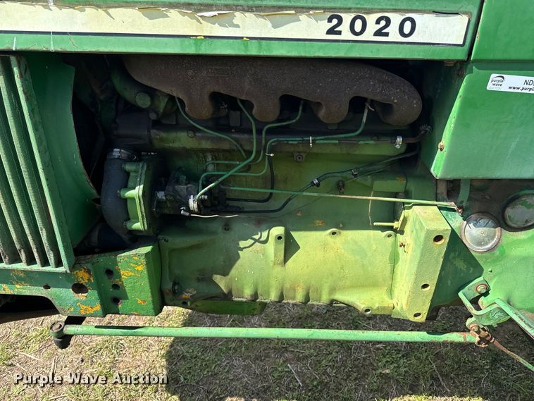 image for item ND9212 1969 John Deere  2020 tractor