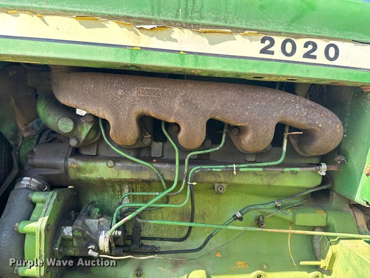 image for item ND9212 1969 John Deere  2020 tractor