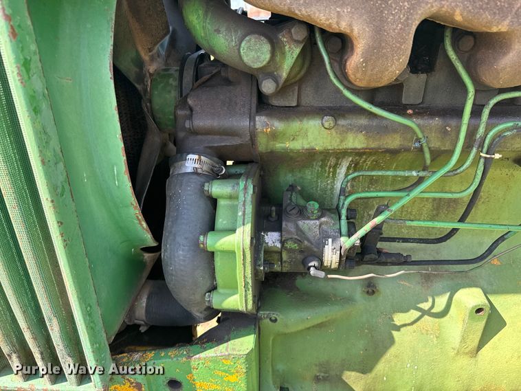 image for item ND9212 1969 John Deere  2020 tractor