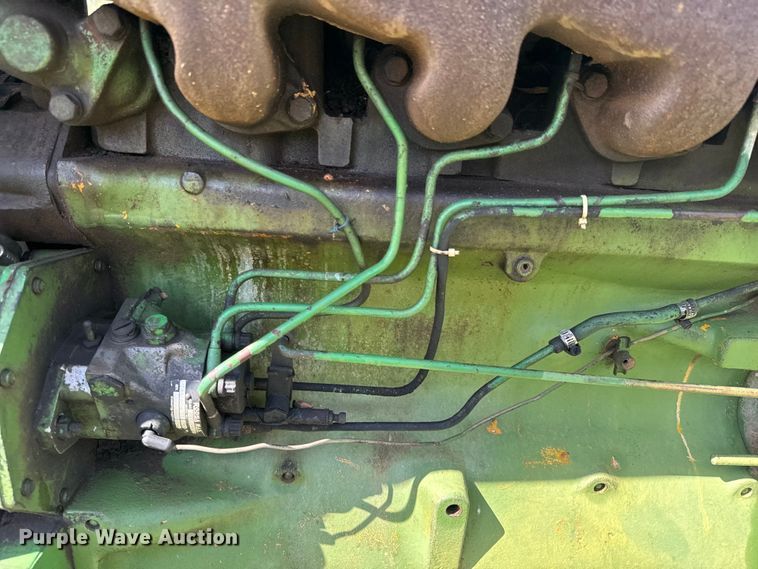 image for item ND9212 1969 John Deere  2020 tractor