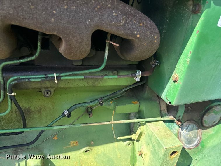 image for item ND9212 1969 John Deere  2020 tractor