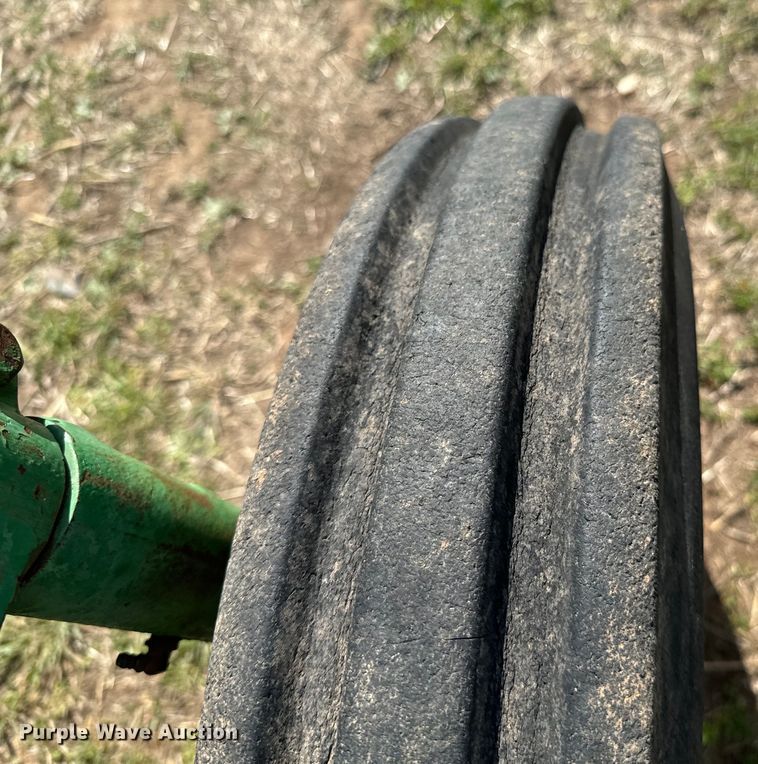 image for item ND9212 1969 John Deere  2020 tractor